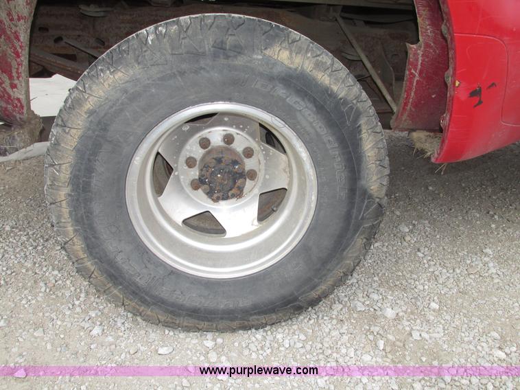 image for item G9887 2001 Ford F350 Super Duty XLT Crew Cab pickup truck