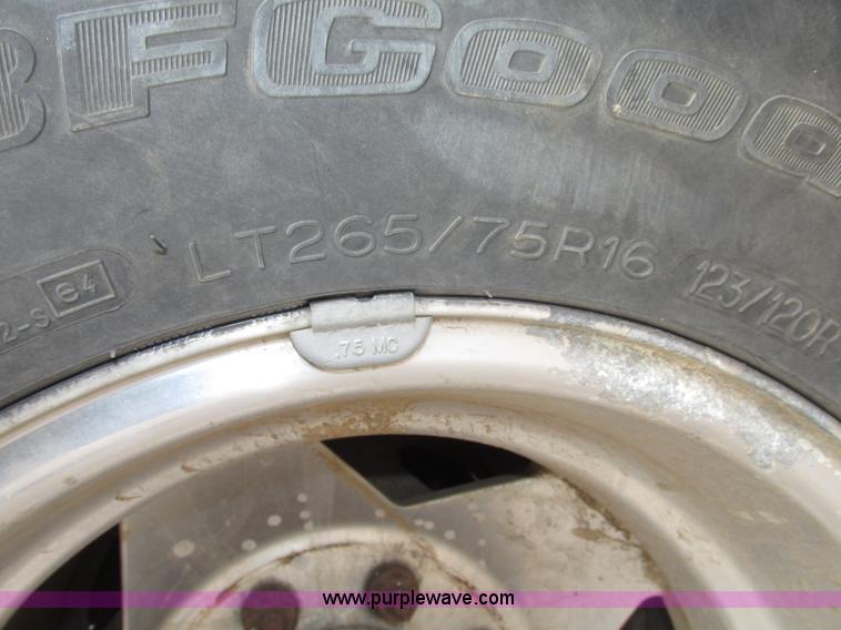 image for item G9887 2001 Ford F350 Super Duty XLT Crew Cab pickup truck