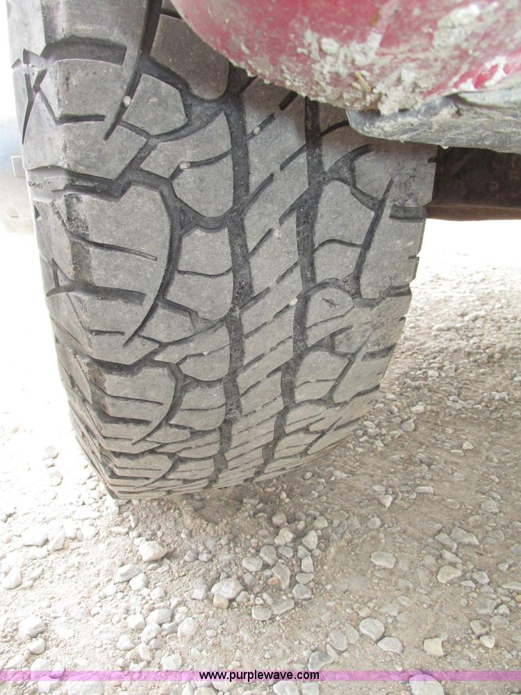 image for item G9887 2001 Ford F350 Super Duty XLT Crew Cab pickup truck