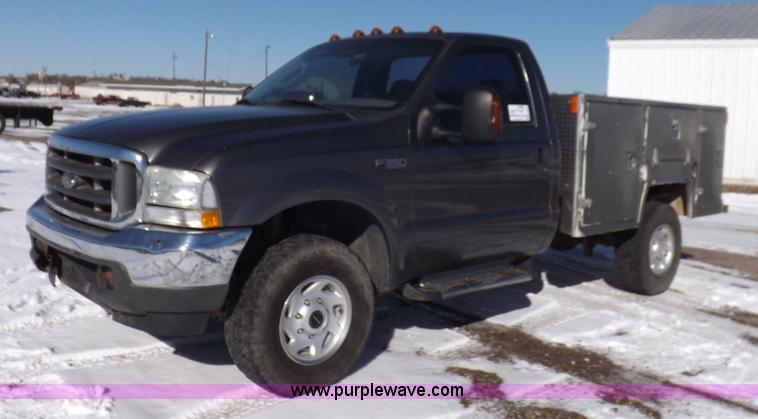 image for item H1906 2004 Ford F350 Super Duty XLT utility truck