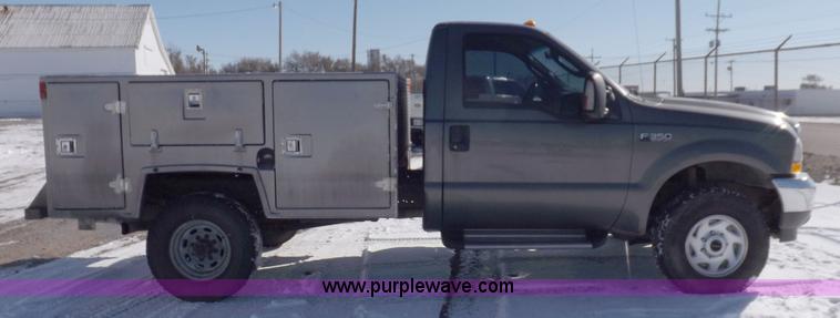 image for item H1906 2004 Ford F350 Super Duty XLT utility truck