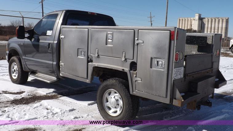 image for item H1906 2004 Ford F350 Super Duty XLT utility truck