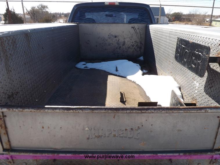 image for item H1906 2004 Ford F350 Super Duty XLT utility truck