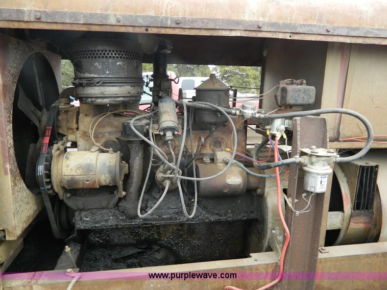 image for item H2327 Hobart G300 generator/welder