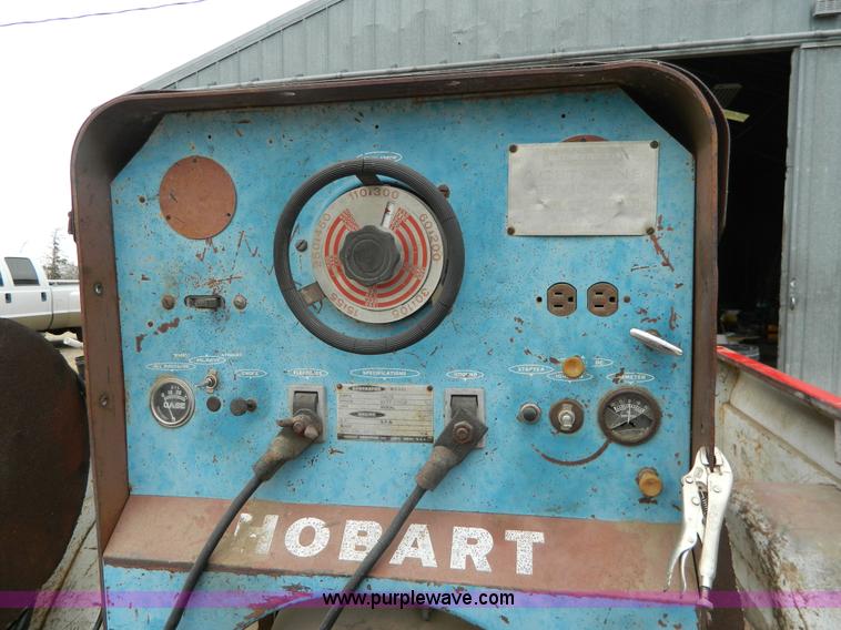 image for item H2327 Hobart G300 generator/welder