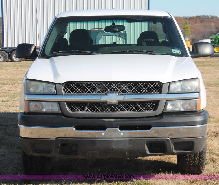 image for item H5506 2005 Chevrolet Silverado 1500 Ext. Cab pickup truck