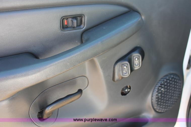 image for item H5506 2005 Chevrolet Silverado 1500 Ext. Cab pickup truck