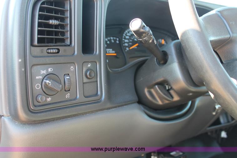 image for item H5506 2005 Chevrolet Silverado 1500 Ext. Cab pickup truck