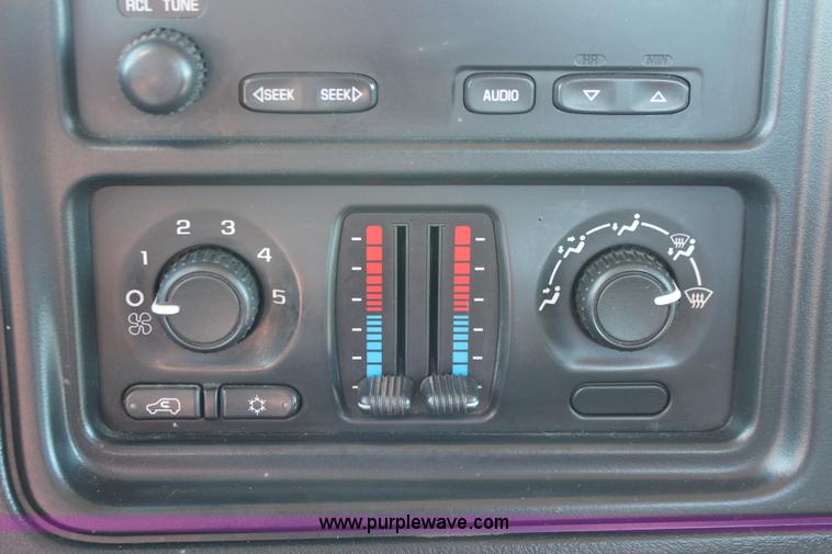 image for item H5506 2005 Chevrolet Silverado 1500 Ext. Cab pickup truck