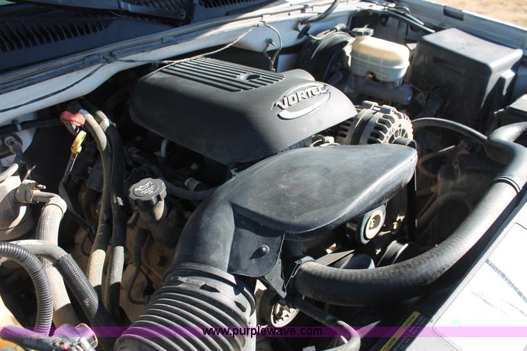 image for item H5506 2005 Chevrolet Silverado 1500 Ext. Cab pickup truck