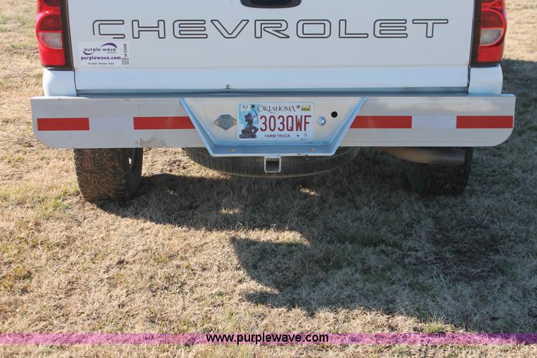 image for item H5506 2005 Chevrolet Silverado 1500 Ext. Cab pickup truck