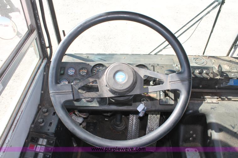 image for item H5535 1993 Oshkosh S-Line Thomas school bus