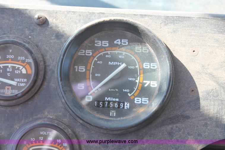 image for item H5535 1993 Oshkosh S-Line Thomas school bus