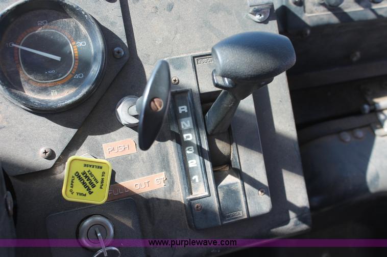 image for item H5535 1993 Oshkosh S-Line Thomas school bus