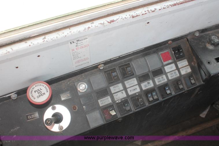 image for item H5535 1993 Oshkosh S-Line Thomas school bus