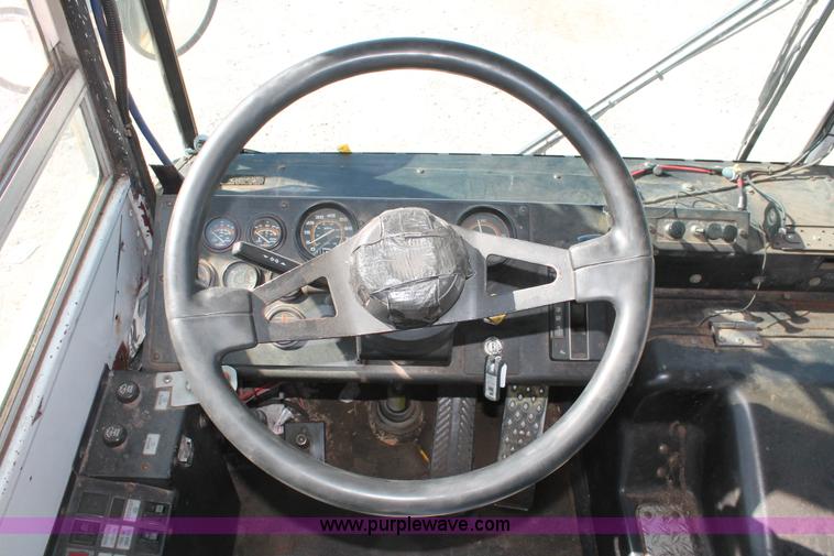 image for item H5536 1993 Oshkosh S-Line Thomas school bus