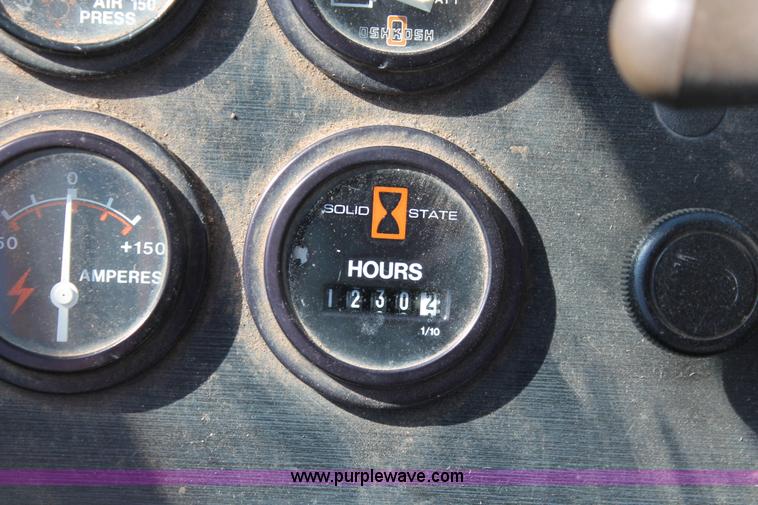 image for item H5536 1993 Oshkosh S-Line Thomas school bus