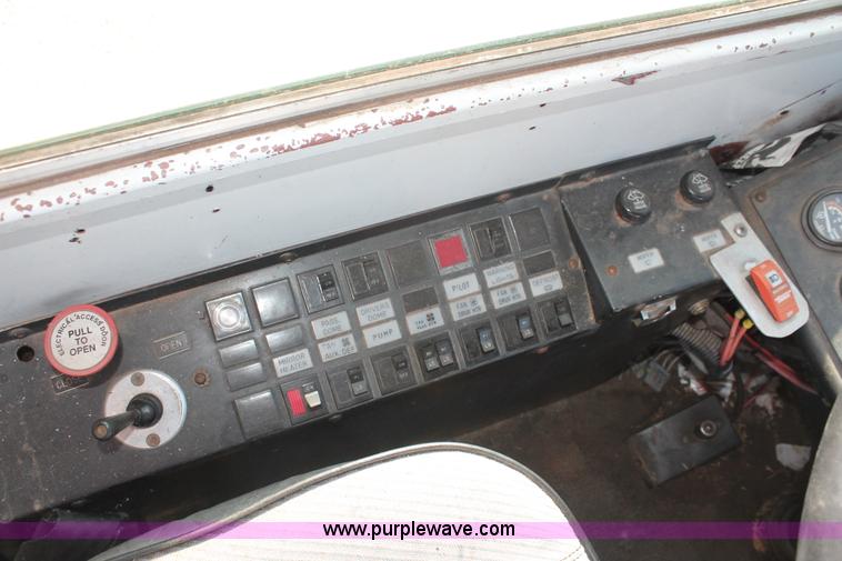 image for item H5536 1993 Oshkosh S-Line Thomas school bus