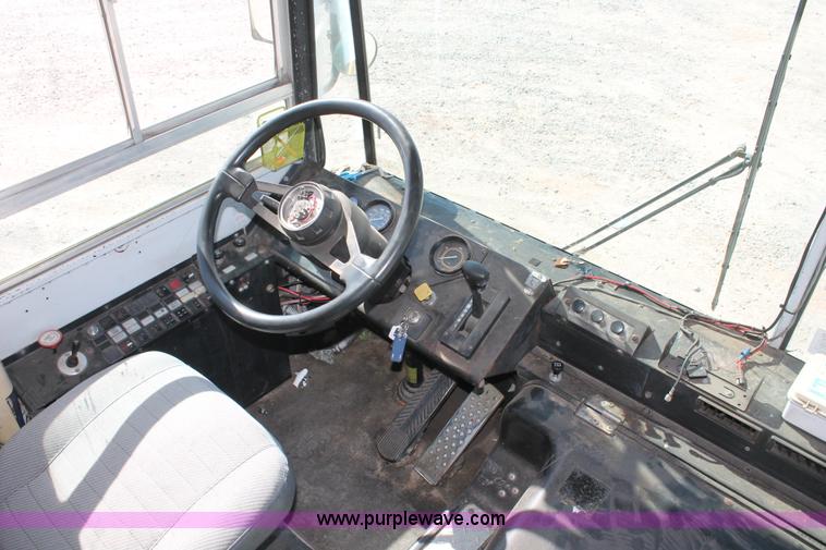 image for item H5537 1993 Oshkosh S-Line Thomas school bus