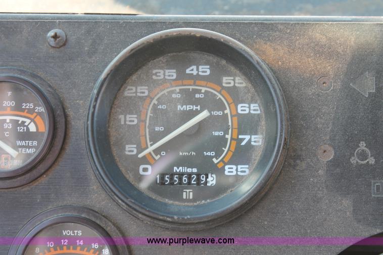 image for item H5537 1993 Oshkosh S-Line Thomas school bus