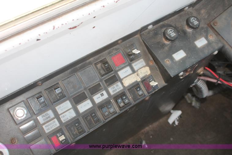 image for item H5537 1993 Oshkosh S-Line Thomas school bus