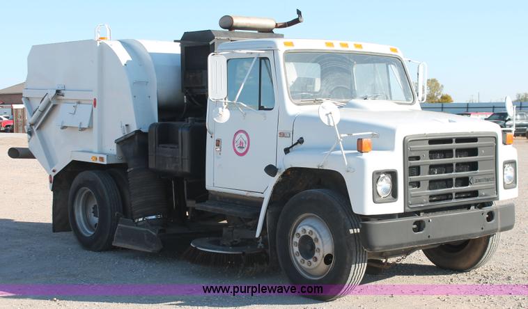 image for item H5539 1988 International S1600 truck with Tymco 600 street sweeper