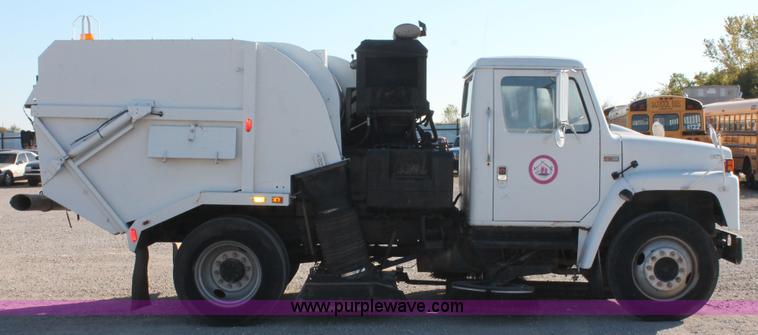 image for item H5539 1988 International S1600 truck with Tymco 600 street sweeper