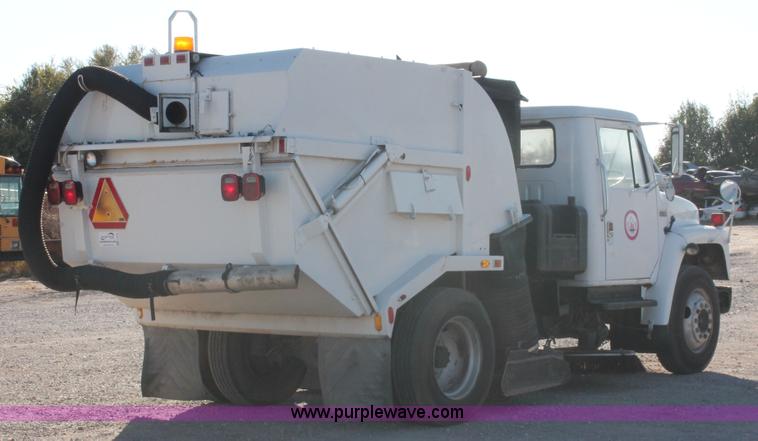 image for item H5539 1988 International S1600 truck with Tymco 600 street sweeper
