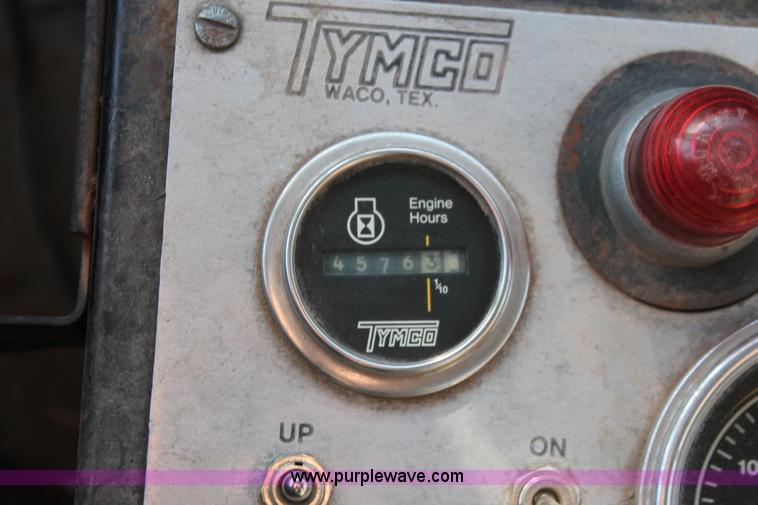 image for item H5539 1988 International S1600 truck with Tymco 600 street sweeper