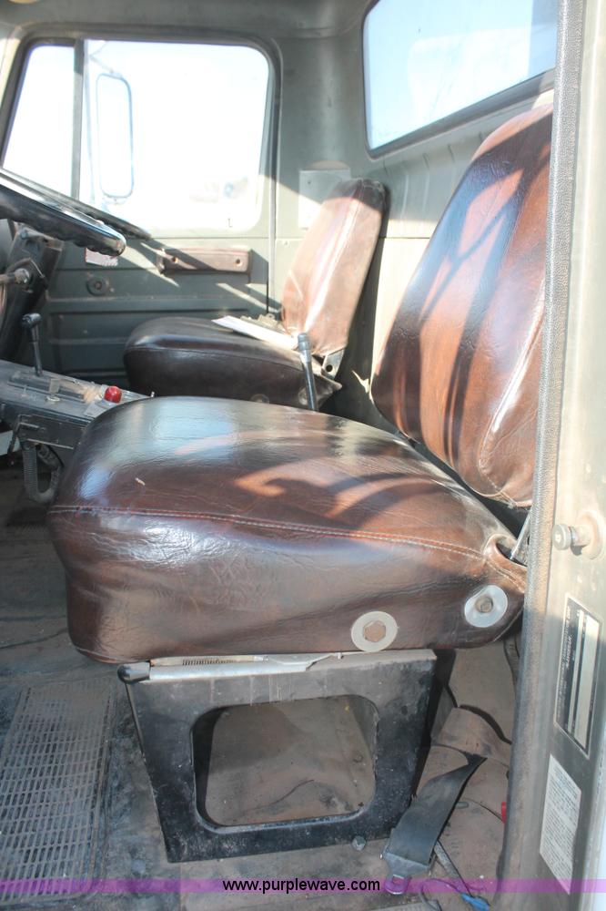 image for item H5539 1988 International S1600 truck with Tymco 600 street sweeper