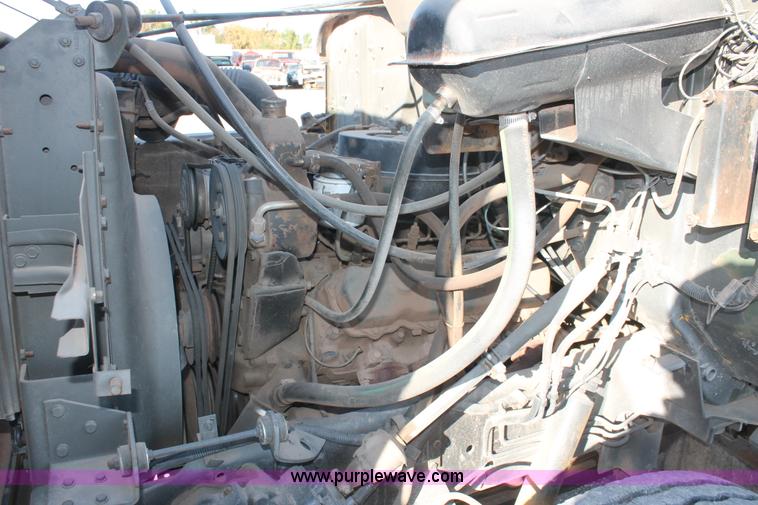 image for item H5539 1988 International S1600 truck with Tymco 600 street sweeper