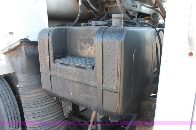 image for item H5539 1988 International S1600 truck with Tymco 600 street sweeper