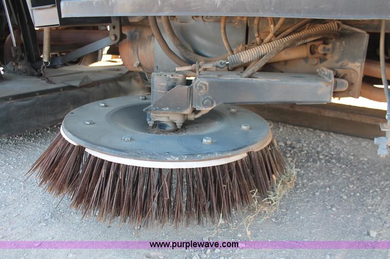 image for item H5539 1988 International S1600 truck with Tymco 600 street sweeper