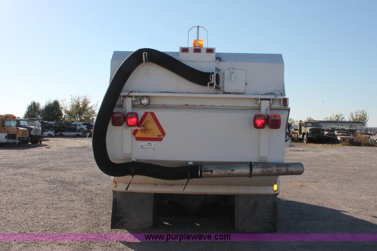 image for item H5539 1988 International S1600 truck with Tymco 600 street sweeper