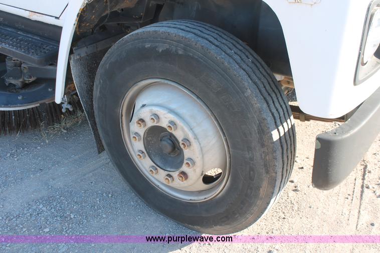 image for item H5539 1988 International S1600 truck with Tymco 600 street sweeper