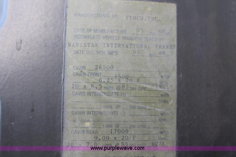 image for item H5539 1988 International S1600 truck with Tymco 600 street sweeper