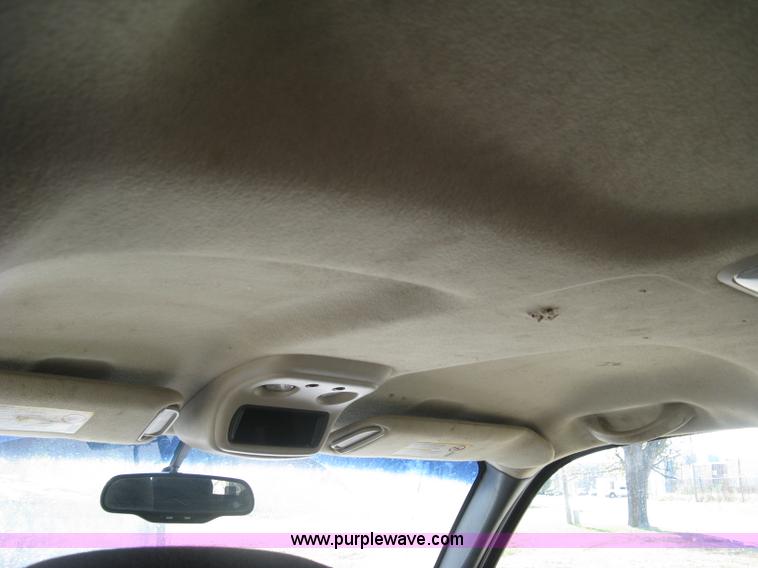 image for item H8746 2003 Chevrolet Silverado 2500HD LS Crew Cab pickup truck