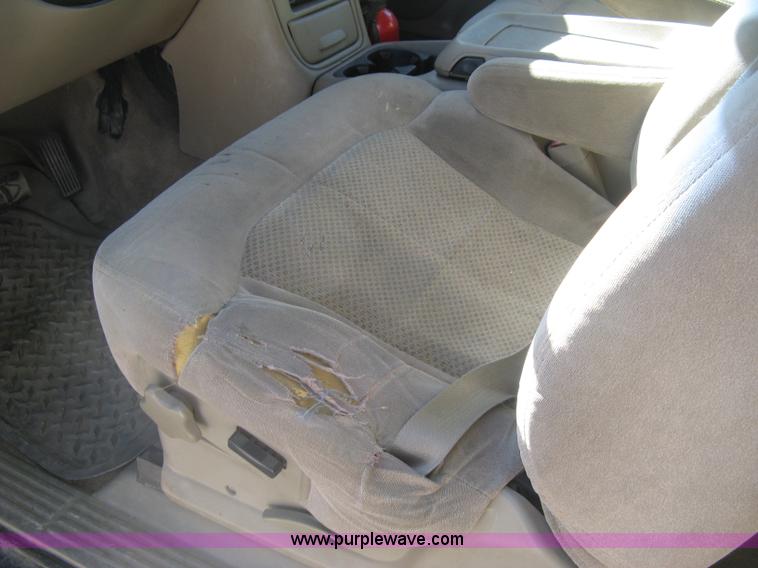 image for item H8750 2001 Chevrolet Silverado 2500HD LS Ext. Cab pickup truck