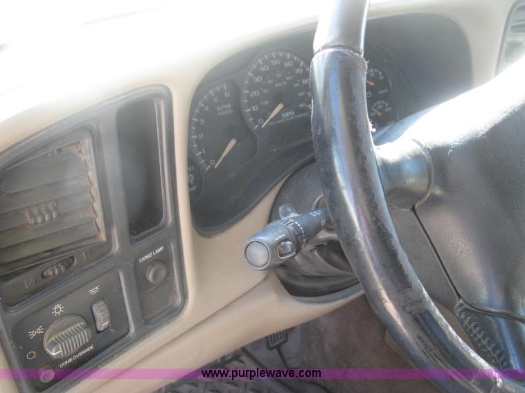 image for item H8750 2001 Chevrolet Silverado 2500HD LS Ext. Cab pickup truck