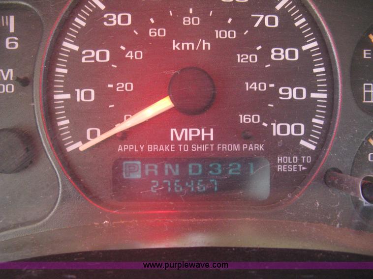 image for item H8750 2001 Chevrolet Silverado 2500HD LS Ext. Cab pickup truck