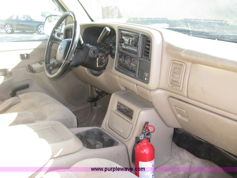 image for item H8750 2001 Chevrolet Silverado 2500HD LS Ext. Cab pickup truck