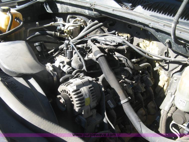 image for item H8750 2001 Chevrolet Silverado 2500HD LS Ext. Cab pickup truck