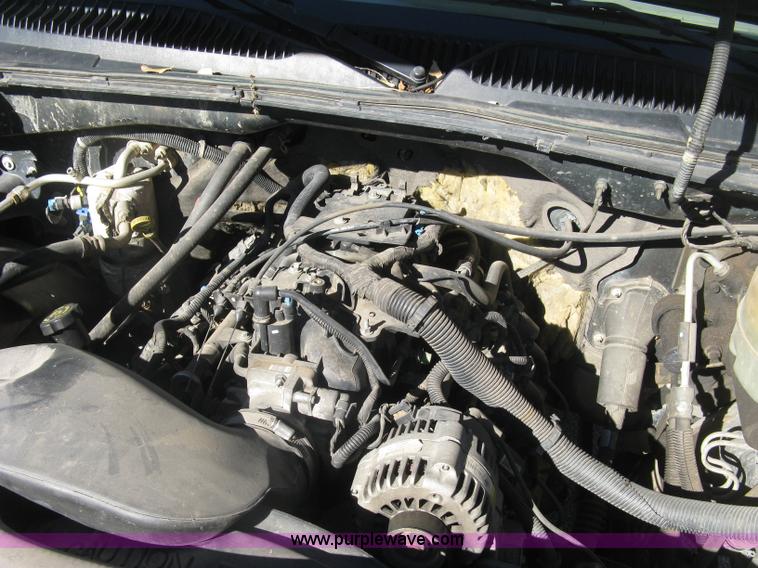 image for item H8750 2001 Chevrolet Silverado 2500HD LS Ext. Cab pickup truck