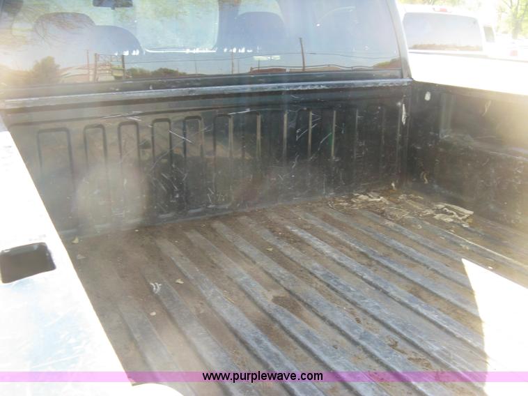 image for item H8750 2001 Chevrolet Silverado 2500HD LS Ext. Cab pickup truck