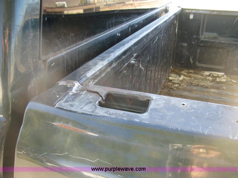 image for item H8750 2001 Chevrolet Silverado 2500HD LS Ext. Cab pickup truck