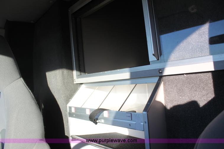 image for item H9379 2010 Ford Econoline E450 ambulance