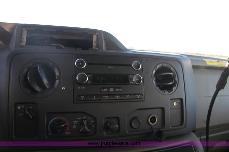 image for item H9379 2010 Ford Econoline E450 ambulance