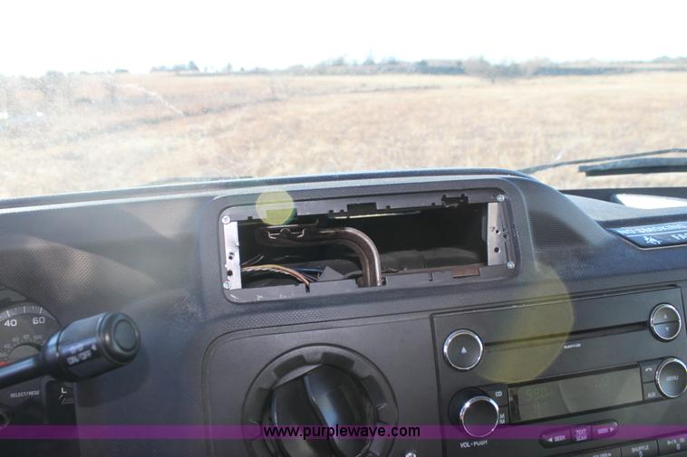 image for item H9379 2010 Ford Econoline E450 ambulance