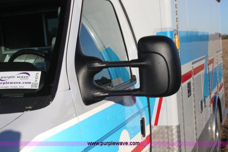 image for item H9379 2010 Ford Econoline E450 ambulance