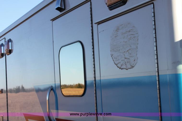 image for item H9379 2010 Ford Econoline E450 ambulance